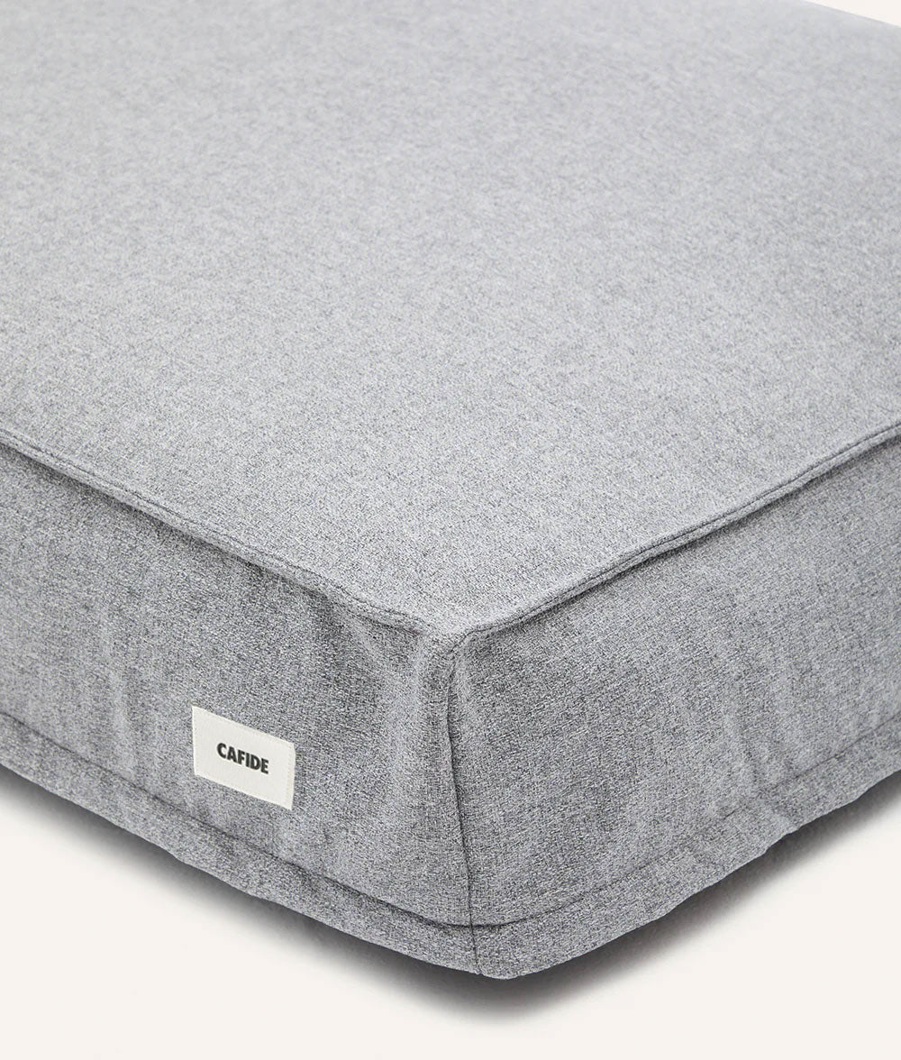 Cafide Cama De Material Reciclado Para Perro Con Tejido Basic Gris. Modelo Cuadra.