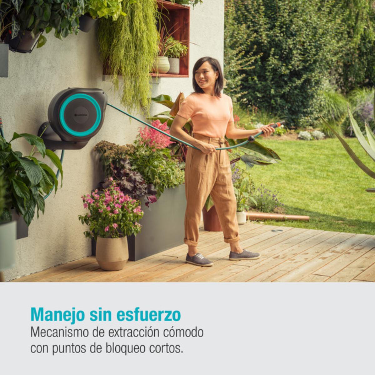 Portamanguera de pared RollUp S 15 m Gardena