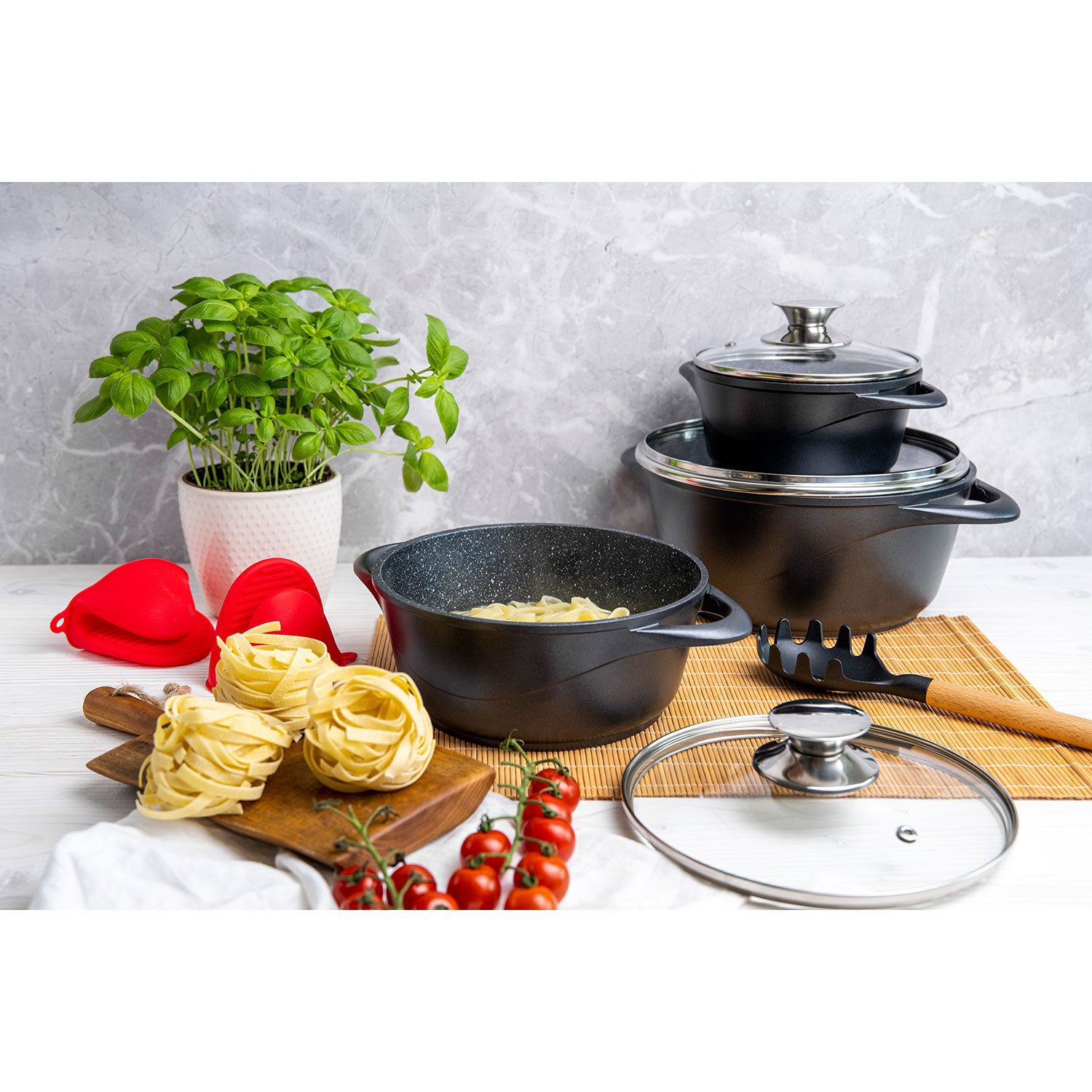 Batería De Cocina Inducción 6 Piezas Aluminio Fundido 3 Ollas Con Tapa De Cristal Antiadherente Briebe Mgk-18, Negro