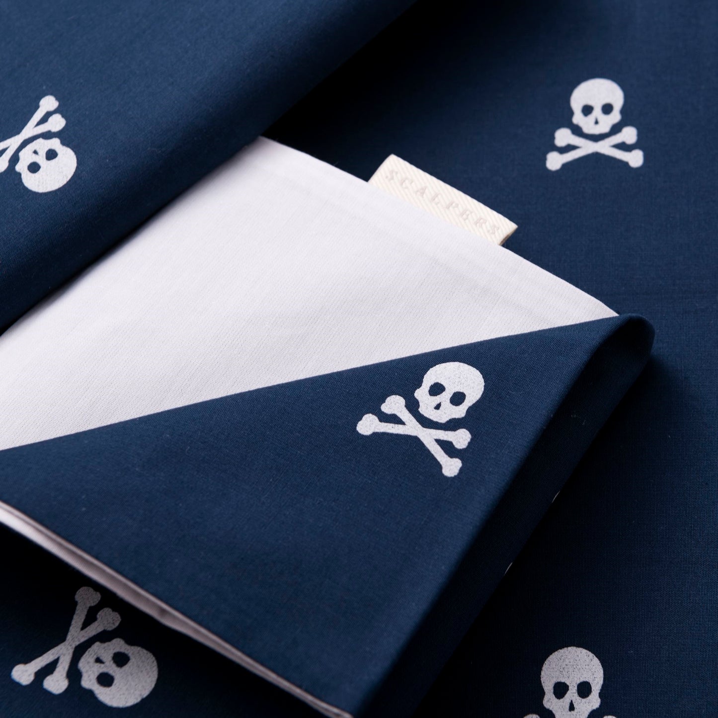 Set Cama (funda Nórdica 260x240cm + 2 Fundas Almohada 50x105cm) 100% Algodón Navy Calaveras Scalpers Home_5