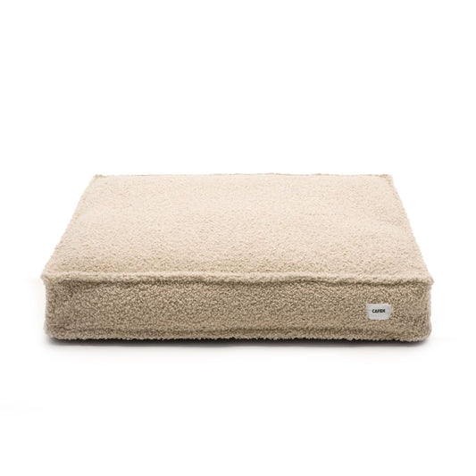 Cafide Cama De Material Reciclado Para Perro Con Tejido Estilo Borreguito Beige. Modelo Cuadra.
