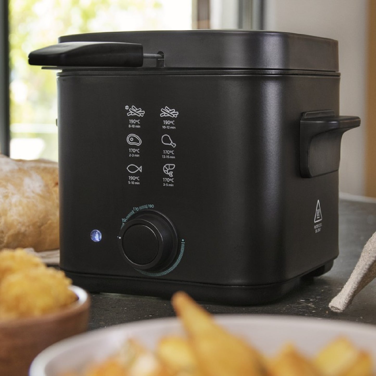 Freidora Eléctrica Cleanfry Infinity 1500 Black. 900w, Capacidad 1,5 L, Filtro Oilcleaner, Cubeta Antiadherente, Tapa Con Filtro Y Ventana De Contro_4