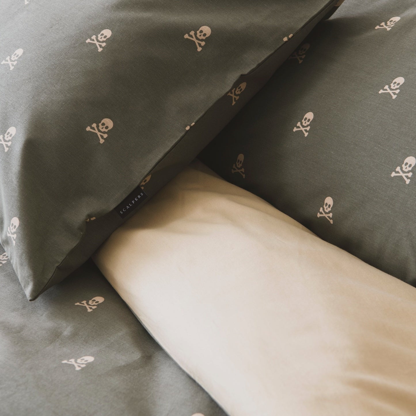 Set Cama (funda Nórdica 250x230cm + 2 Fundas Almohada 50x85cm) 100% Algodón 144tc Beige & Khakhi Calaveras Scalpers Home_5