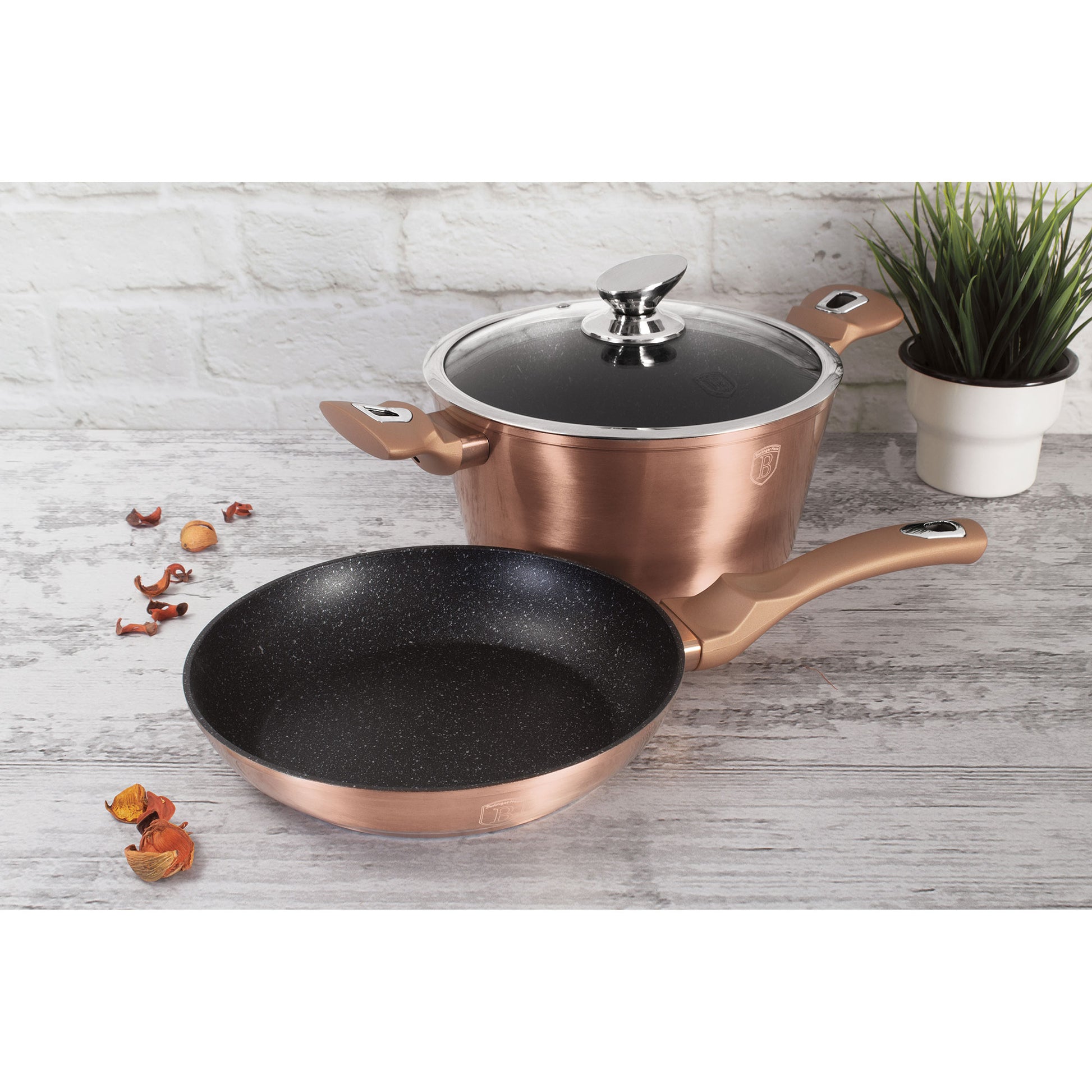 Batería De Cocina Aluminio Forjado Antiadherente Sin Pfoa, Set 2 Cacerolas, 1 Sartén, Tapas Berlinger Haus Rose Gold Oro Rosado