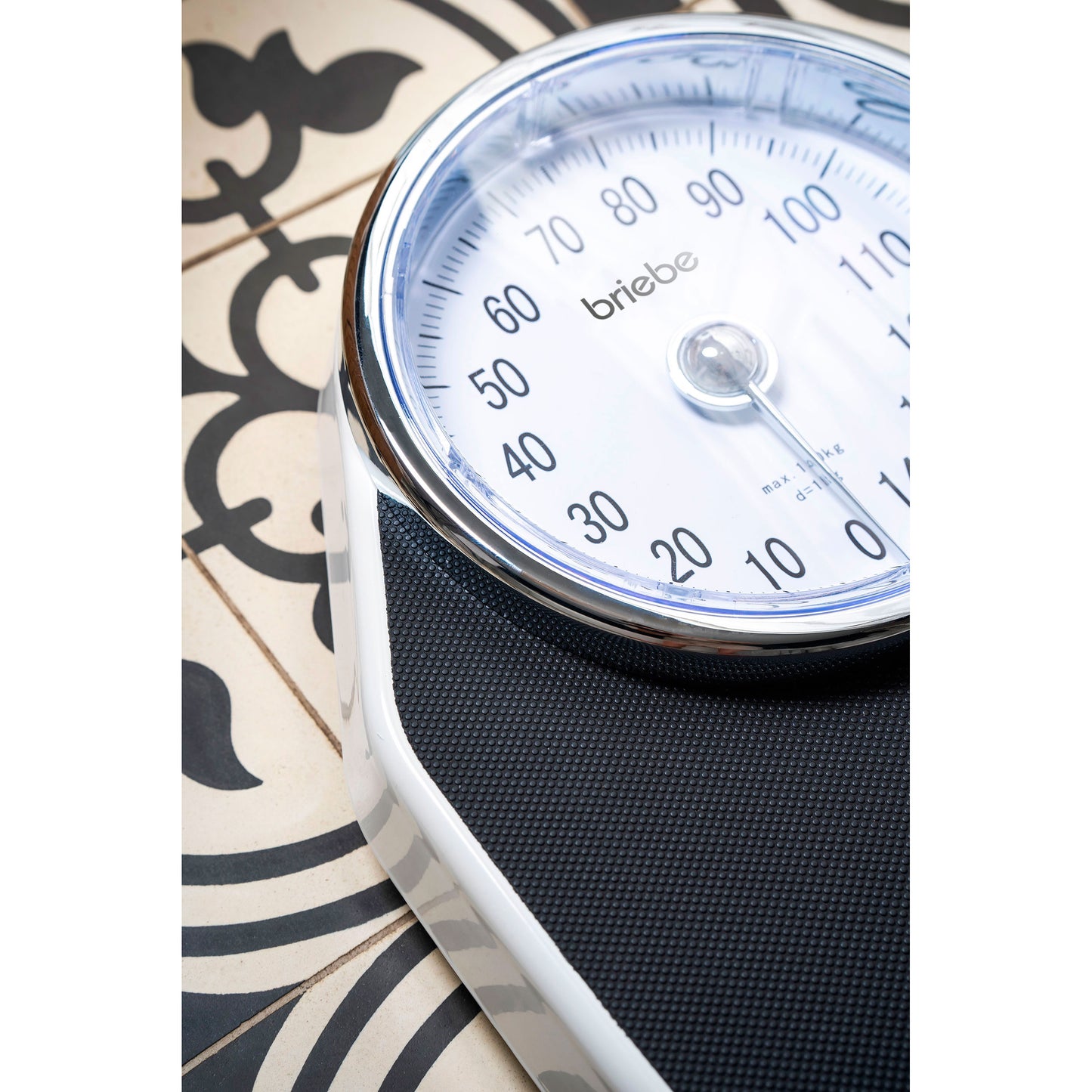 Báscula Analógica De Baño, Precisión, Mecánica, Medición Hasta 150 Kg, Sin Pilas, Fácil Uso, Briebe, Sc1122, Blanco/gris