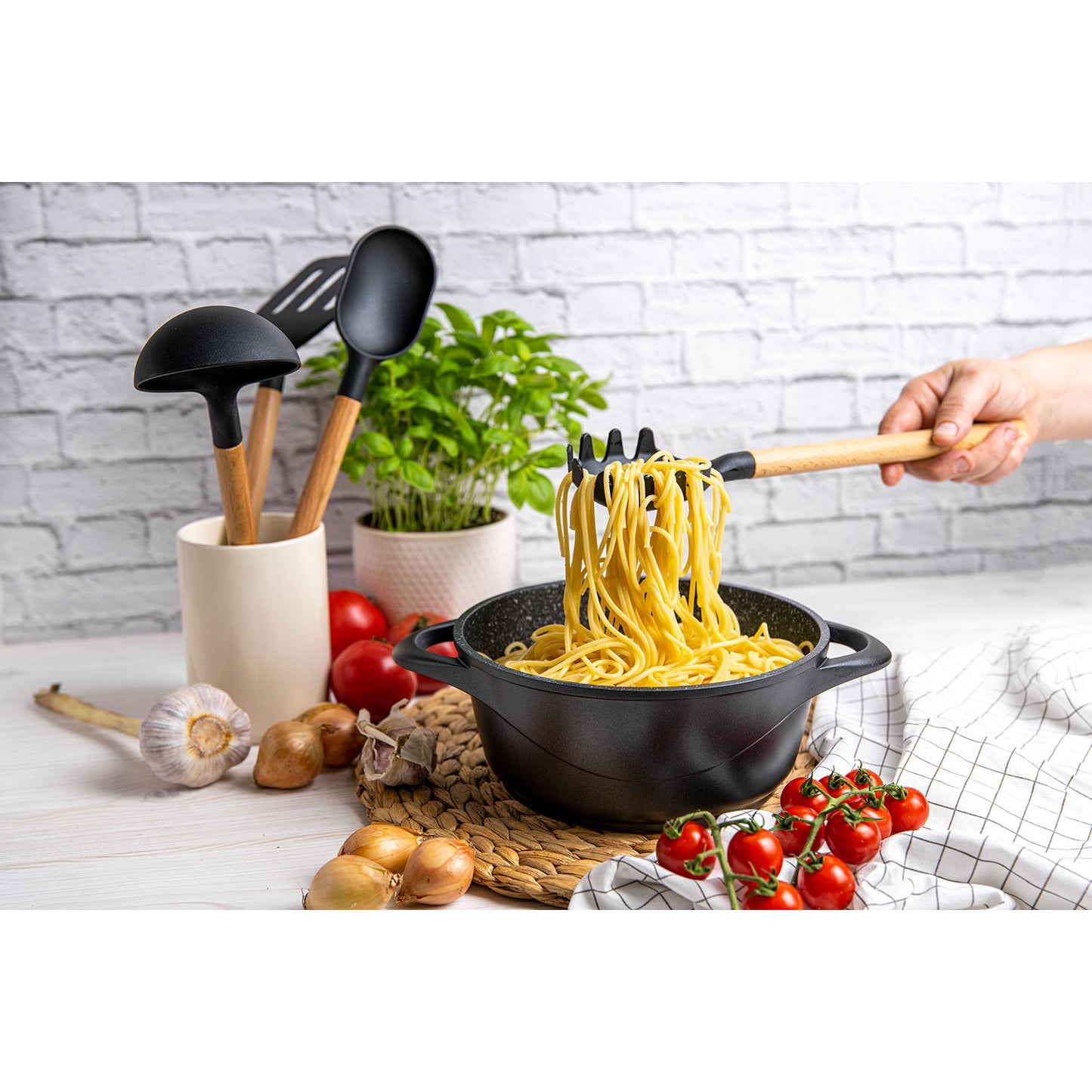 Batería De Cocina Inducción 8 Piezas Aluminio Fundido 4 Ollas Con Tapa De Cristal Antiadherente Briebe Mgk-12, Negro