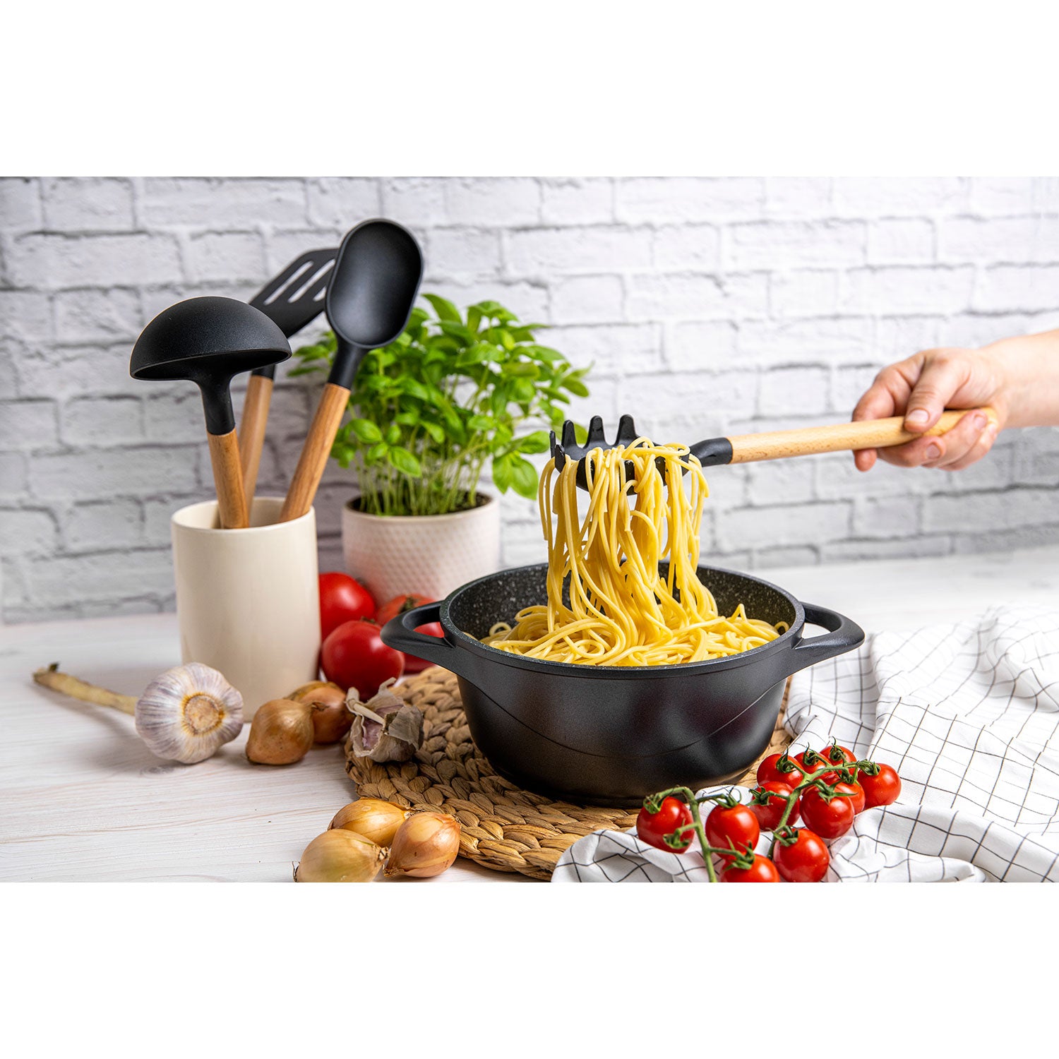 Batería De Cocina Inducción 8 Piezas Aluminio Fundido 4 Ollas Con Tapa De Cristal Antiadherente Briebe Mgk-12, Negro