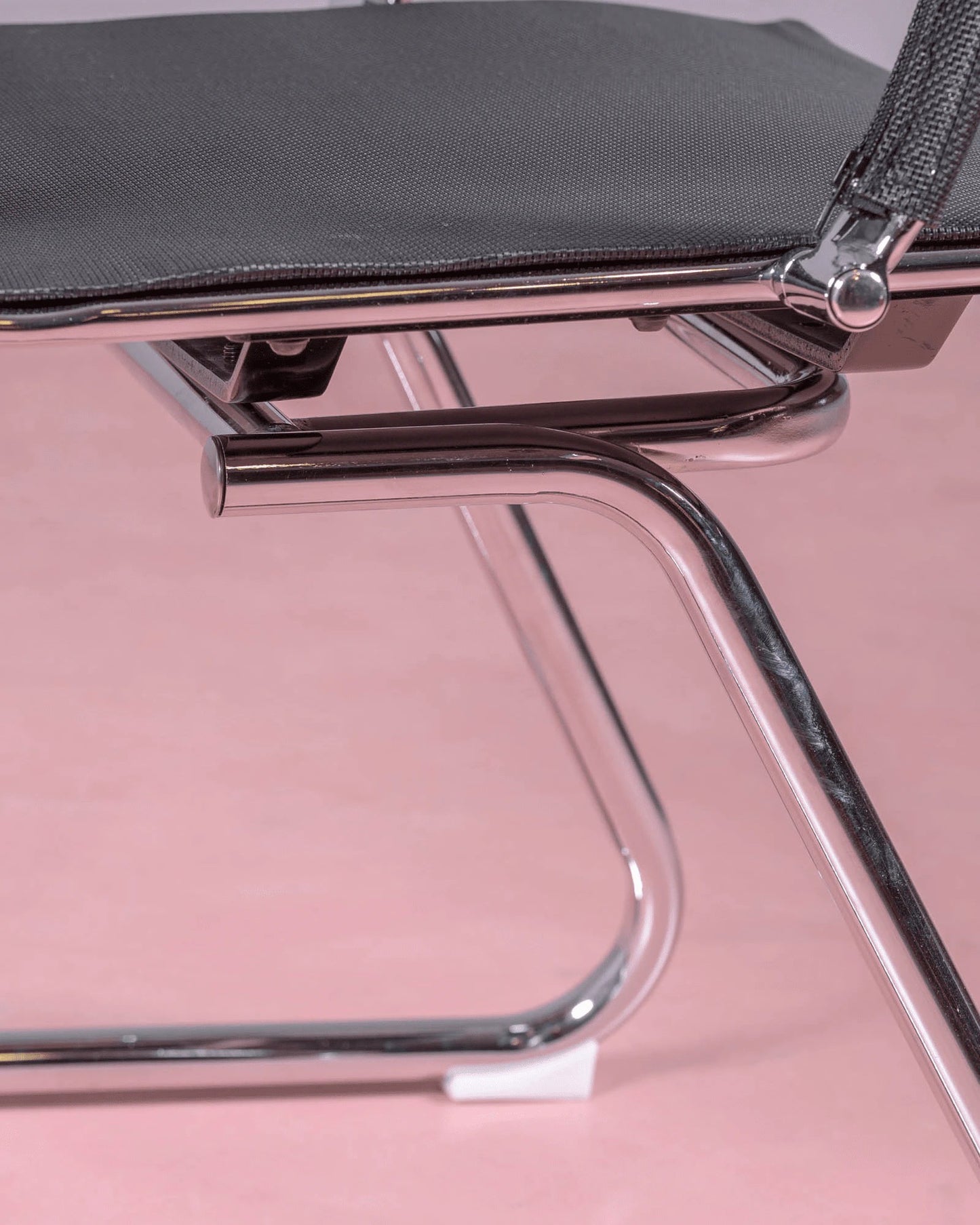 Silla Para Sala De Reuniones Con Respaldo Bajo En Malla De Fibra Transpirable - Alu_4
