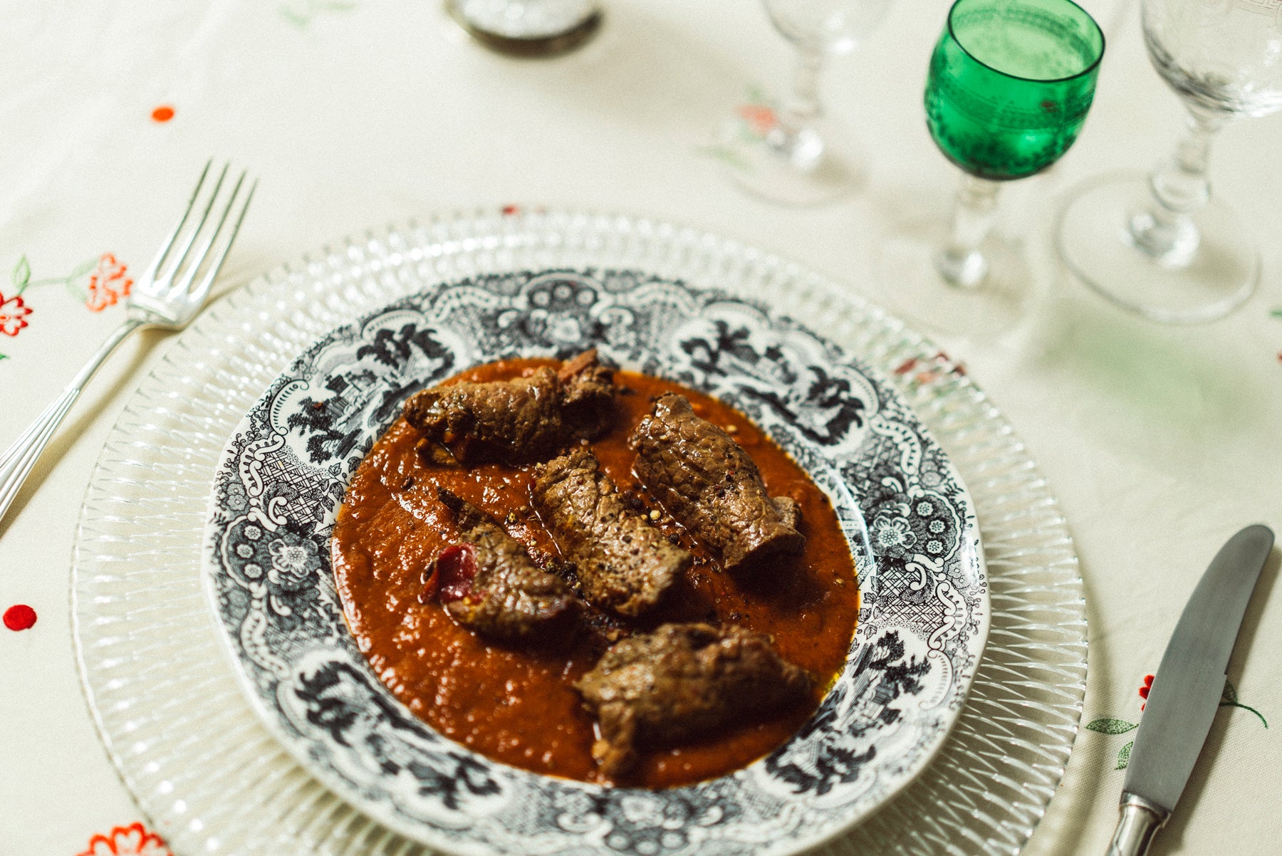 Rollitos De Ternera En Salsa De Pimiento Al Brandy