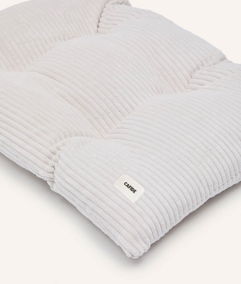 Cafide Cojín De Material Reciclado Para Perro Con Tejido De Pana Blanco. Modelo Bela._1