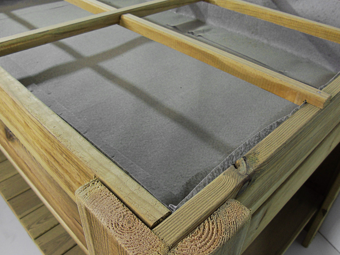 Mesa De Cultivo Tura Profunda 20cm Vidahuerto Con Bandeja Y Separadores 120x80x80 Cm.