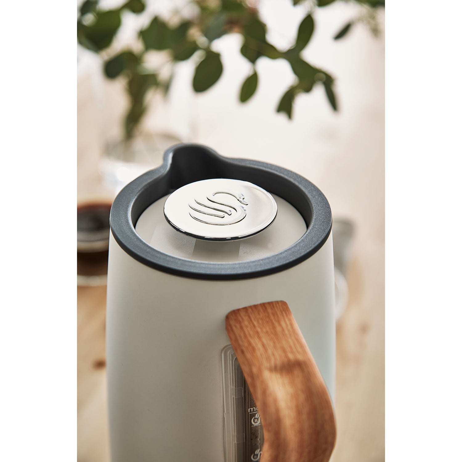 Hervidor Agua Eléctrico Nordic  Ultra Rápido, 1,7l, Sin Bpa, Acero Inoxidable, Resistencia Oculta, Inalámbrico Swan Sk14610 Blanco