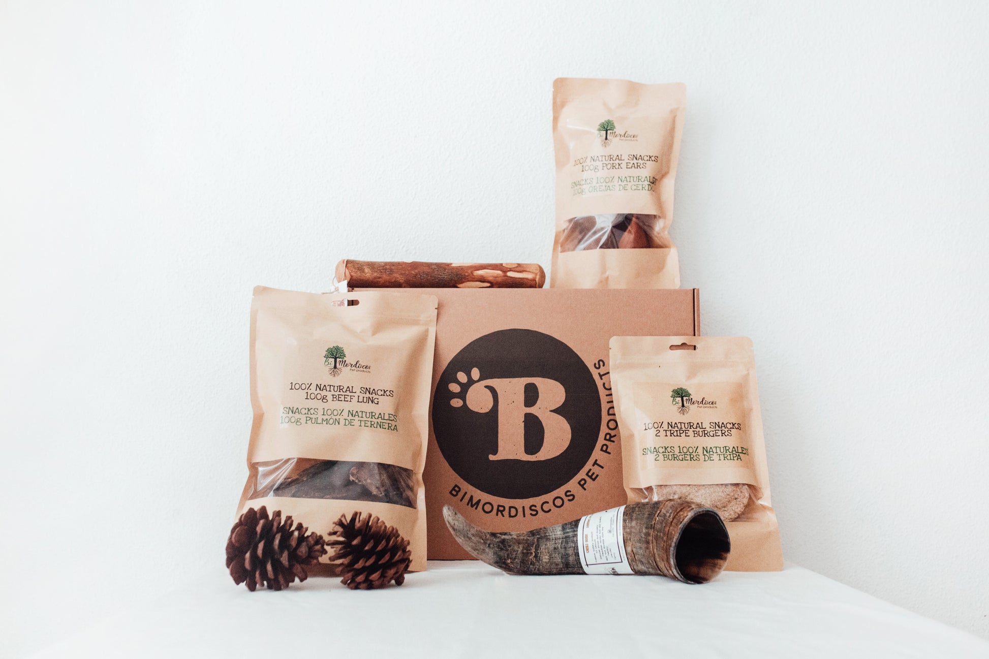 Bimorbox Mediana · Pack Snacks Y Juguetes Naturales Para Perros.