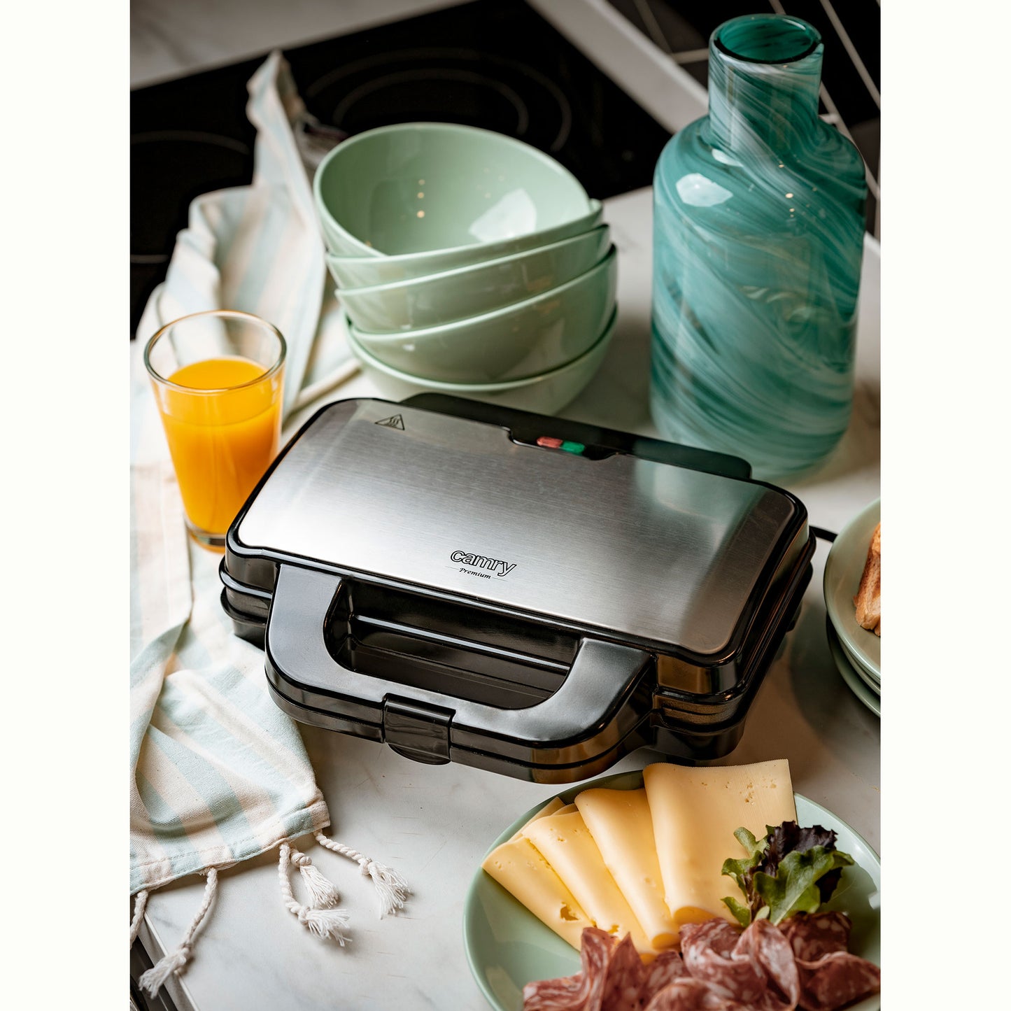 Sandwichera, 2 Sandwiches Xl, Placas Antiadherentes, Termostato, Acero Inoxidable, Compacta Camry Cr3054 1300w