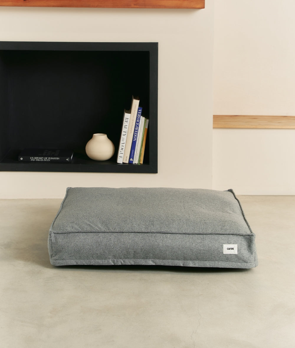 Cafide Cama De Material Reciclado Para Perro Con Tejido Basic Gris. Modelo Cuadra.