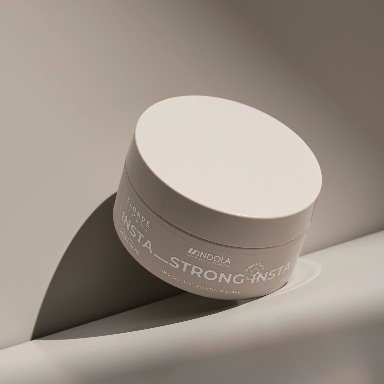 Indola Mascarilla Instastrong Todo Tipo De Rubios Profesional 200ml_4