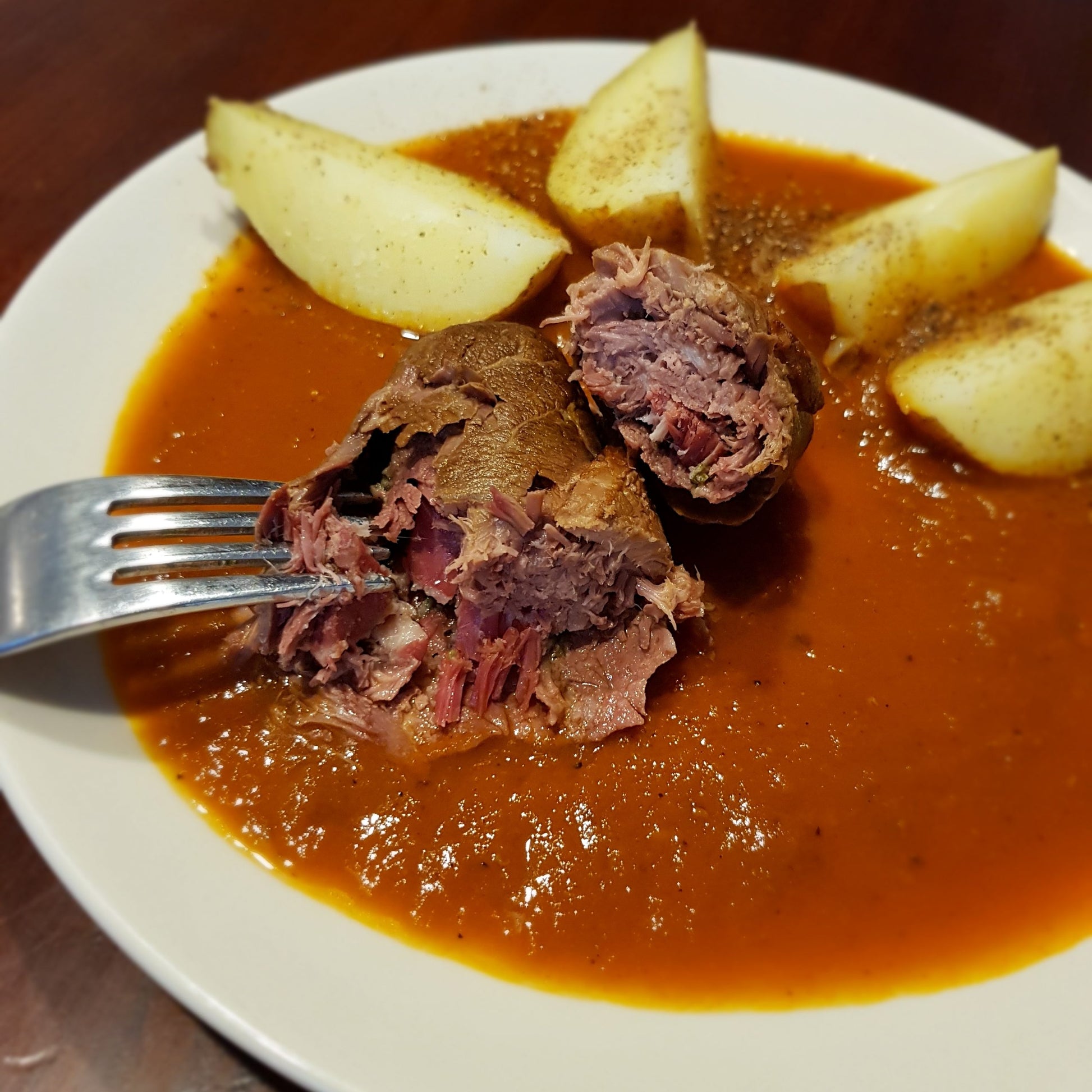 Rollitos De Ternera En Salsa De Pimiento Al Brandy