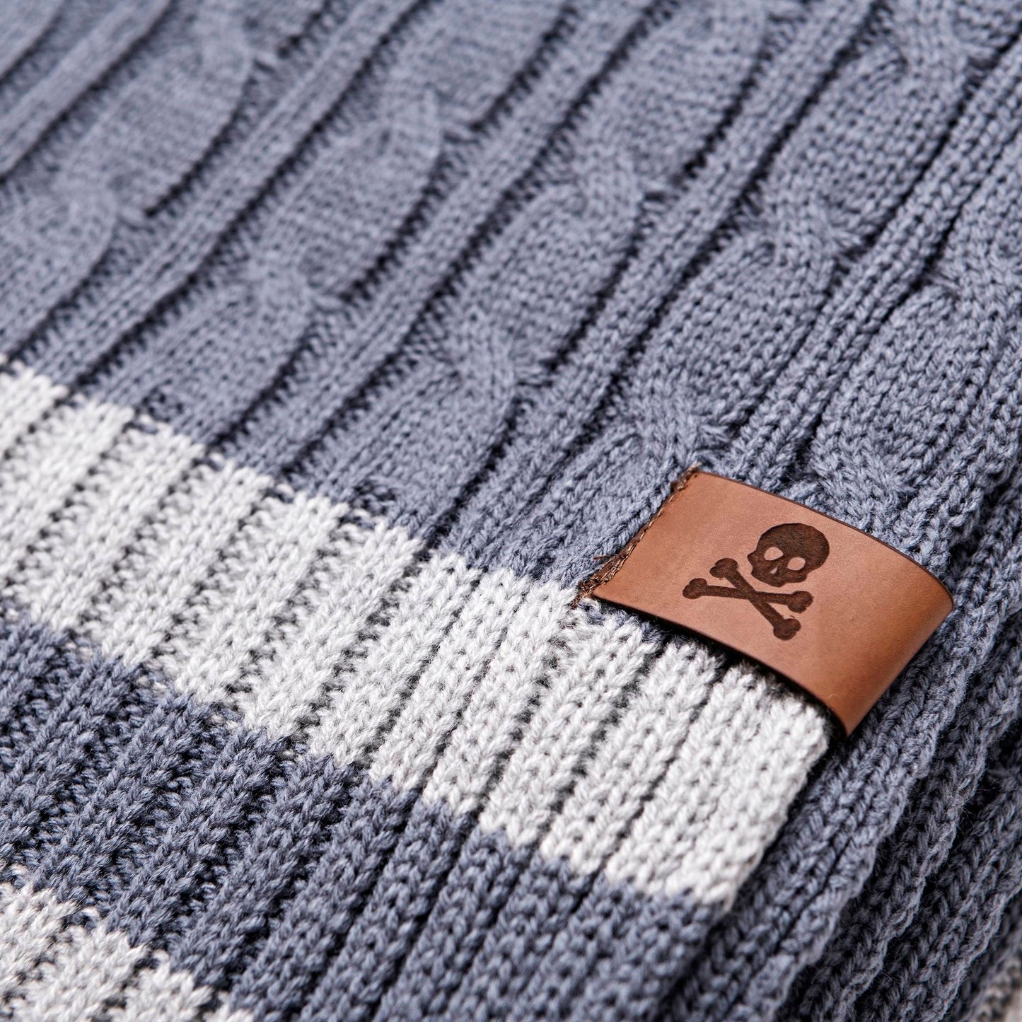 Manta Punto De Ochos 140x190cm 100% Acrílico 200gsm Azul Con Rallas Grises Scalpers Home_5