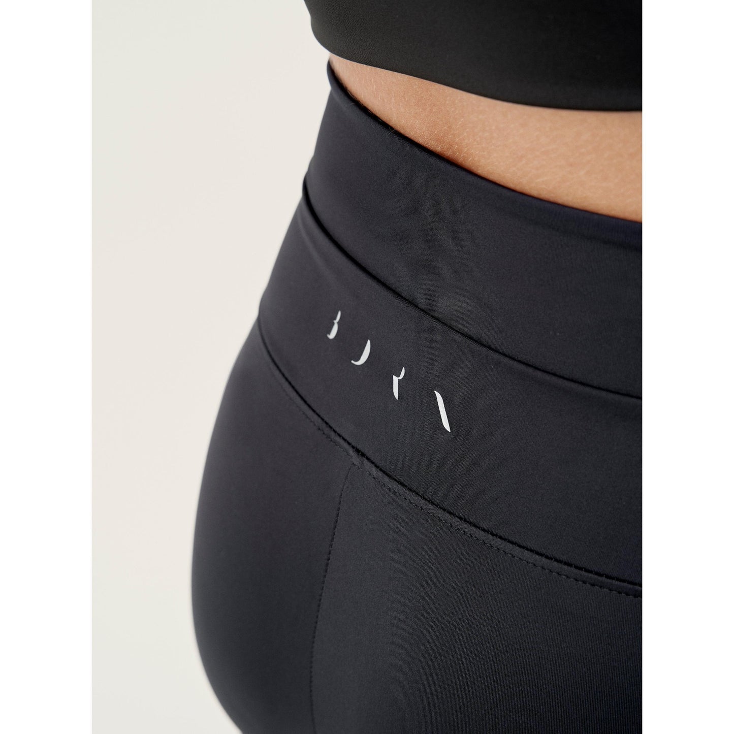 Legging Chiara Black Born Living Yoga Talla L