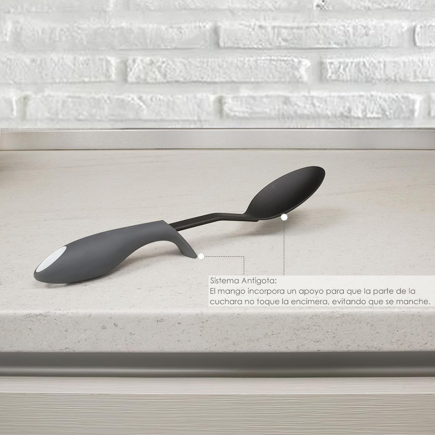 Cuchara Servir Cocina Nylon Con Mango Antigotas Engomado 32,5x6cm