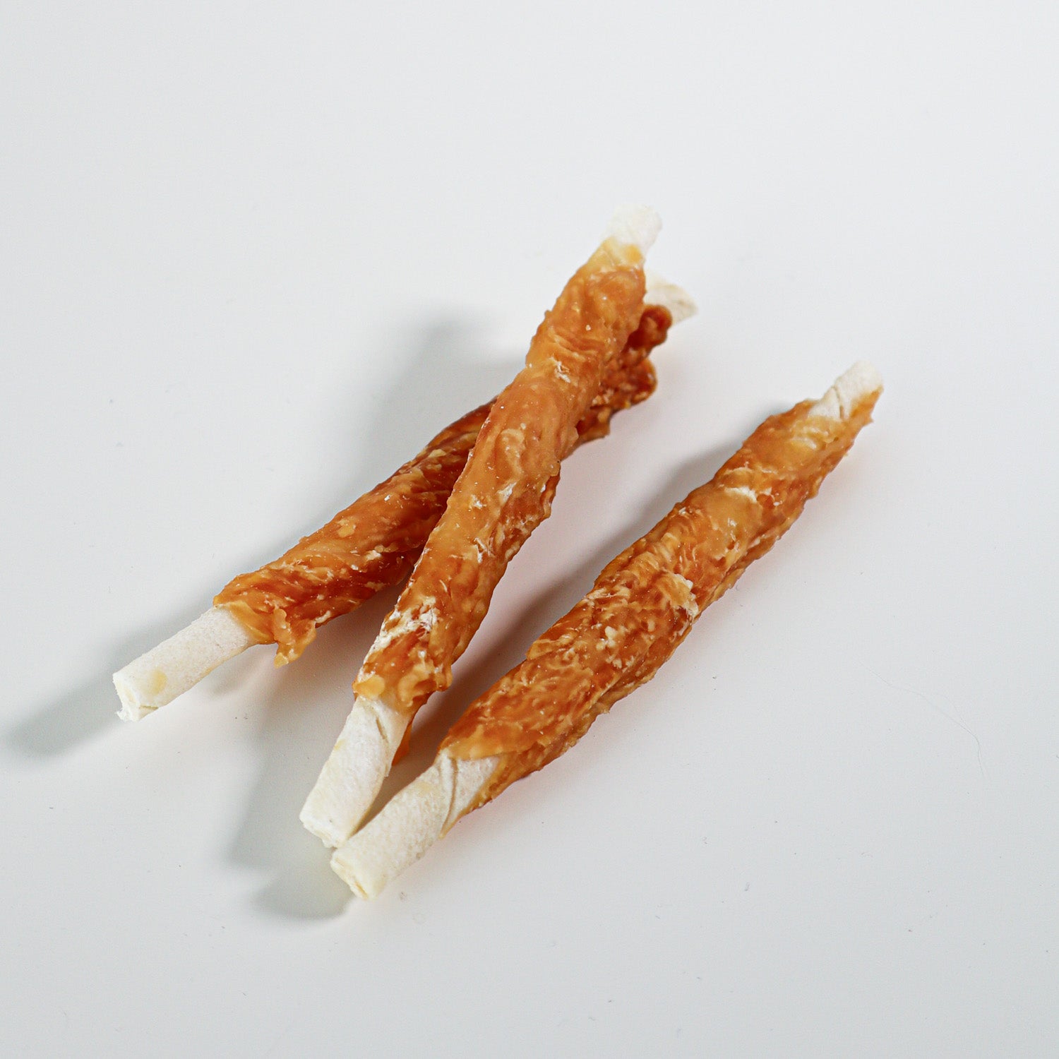 Snack Para Perro En Stick Vacuno Con Pollo Desecado Wuapu 12x100gr_2