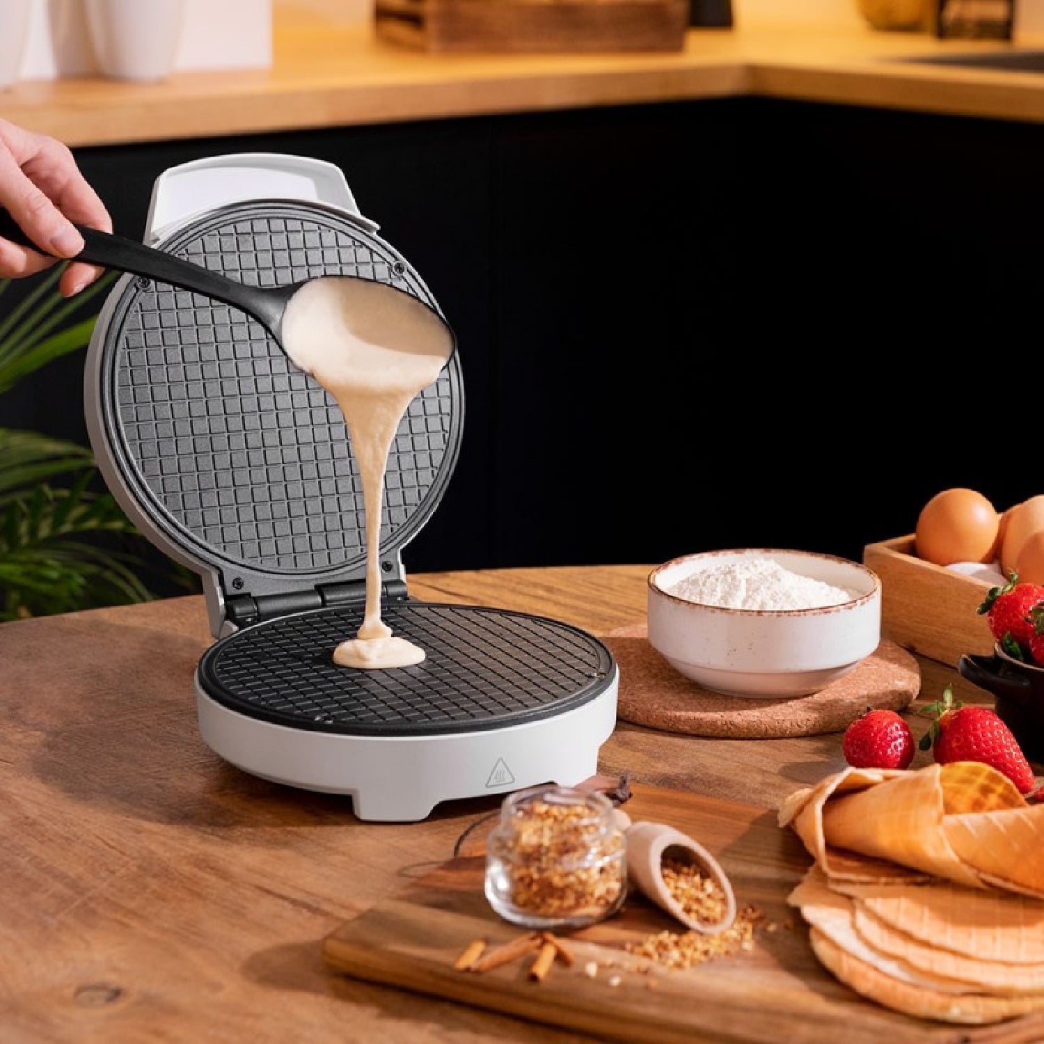 Gofrera Fun Gofrestone Rolls. 1000 W, Revestimiento Antiadherente, Acabados En Acero Inox, Ideal Para Preparar Conos De Helado Y Barquillos_3