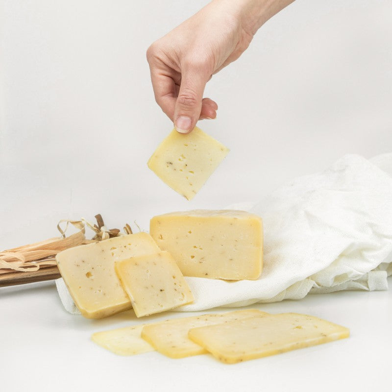 Queso De Oveja Con Trufa Negra Tuber Melanosporum_2