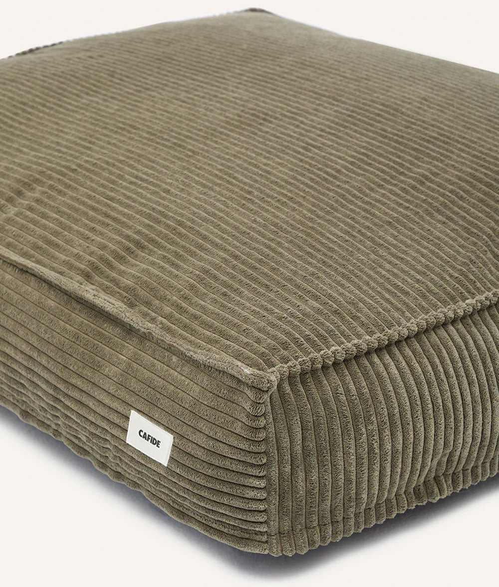 Cafide Cama De Material Reciclado Para Perro Con Tejido De Pana Verde. Modelo Cuadra.