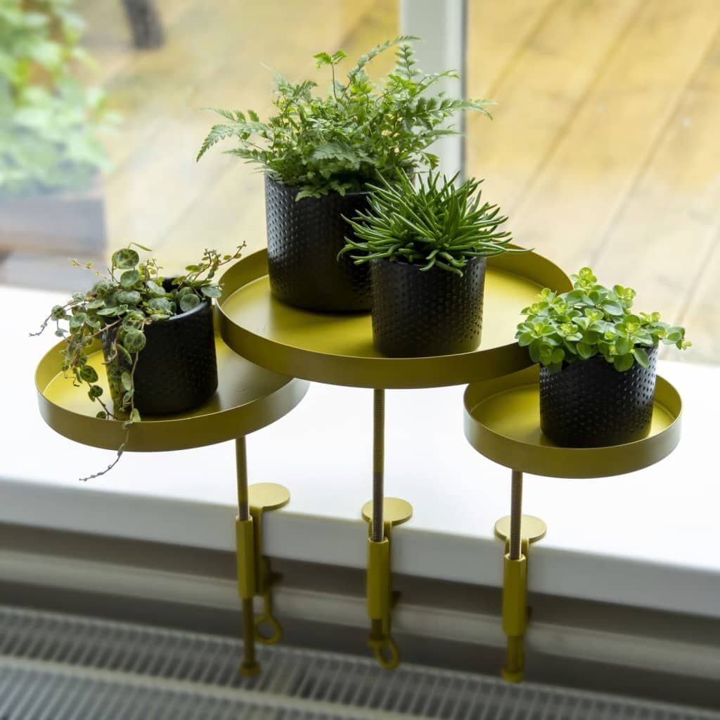 Esschert Design Bandeja Para Plantas Con Abrazadera Redonda Dorada M_1