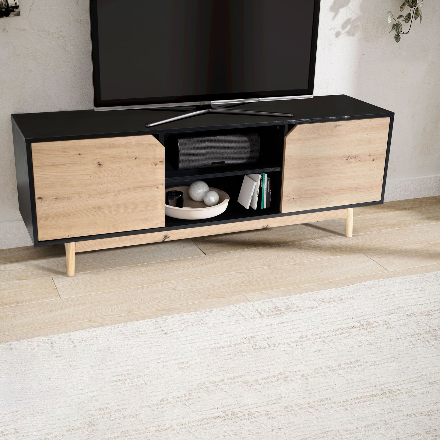 Mueble De Tv Amplio Y Práctico Modelo Wl6.818_1