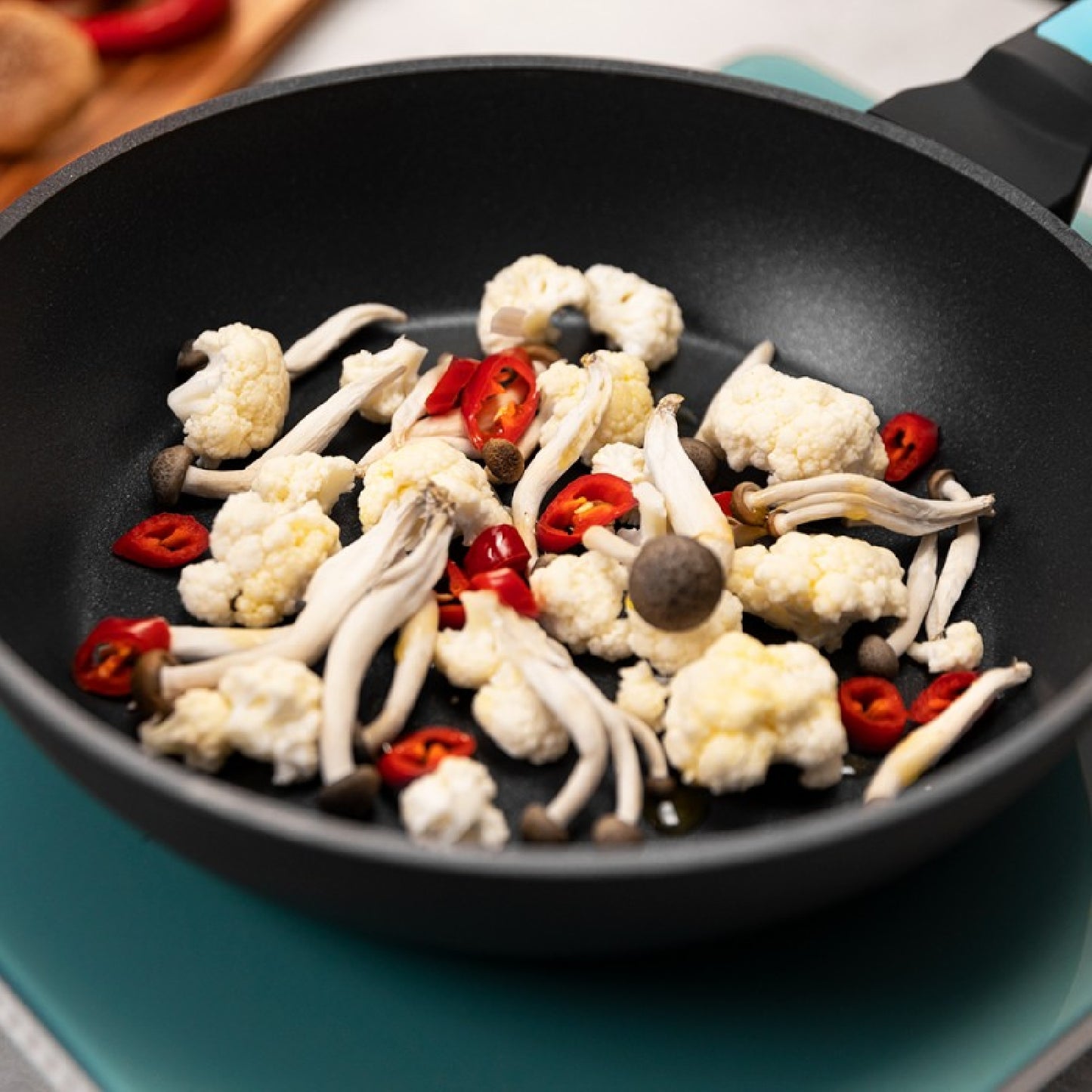 Cecotec Sartén Polka Platinum 28 Bucket Thunder_4