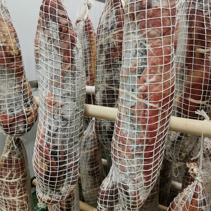 Cecina De Leon Embuchada. Taco De 1 Kg Aprox.