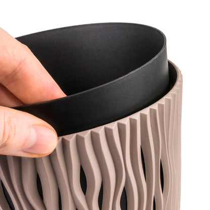 3x Maceta Redonda De Plastico Sandy Round En Color Mocca 12 (largo) X 12 (ancho) X 11,1 (alto) Cm