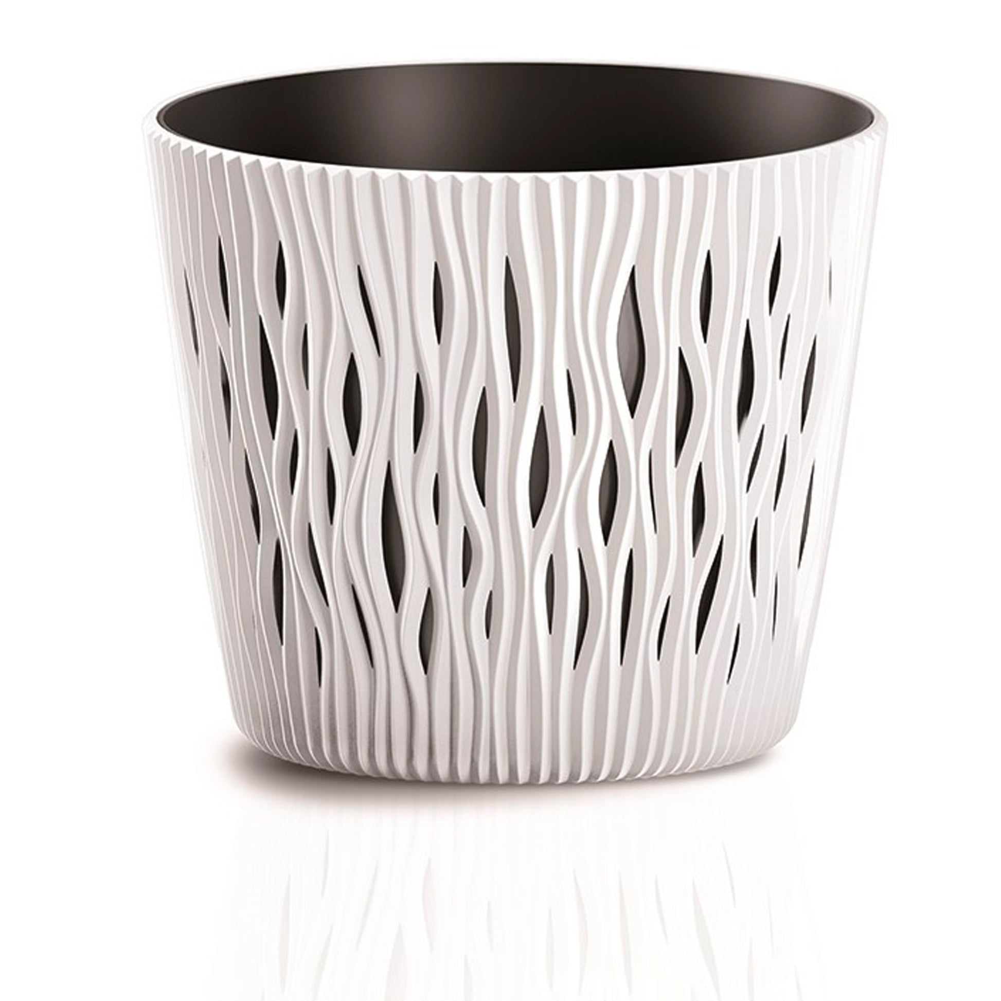 Maceta Redonda De Plastico Sandy Round En Color Blanco 15,8 (largo) X 15,8 (ancho) X 13,8 (alto) Cm_0
