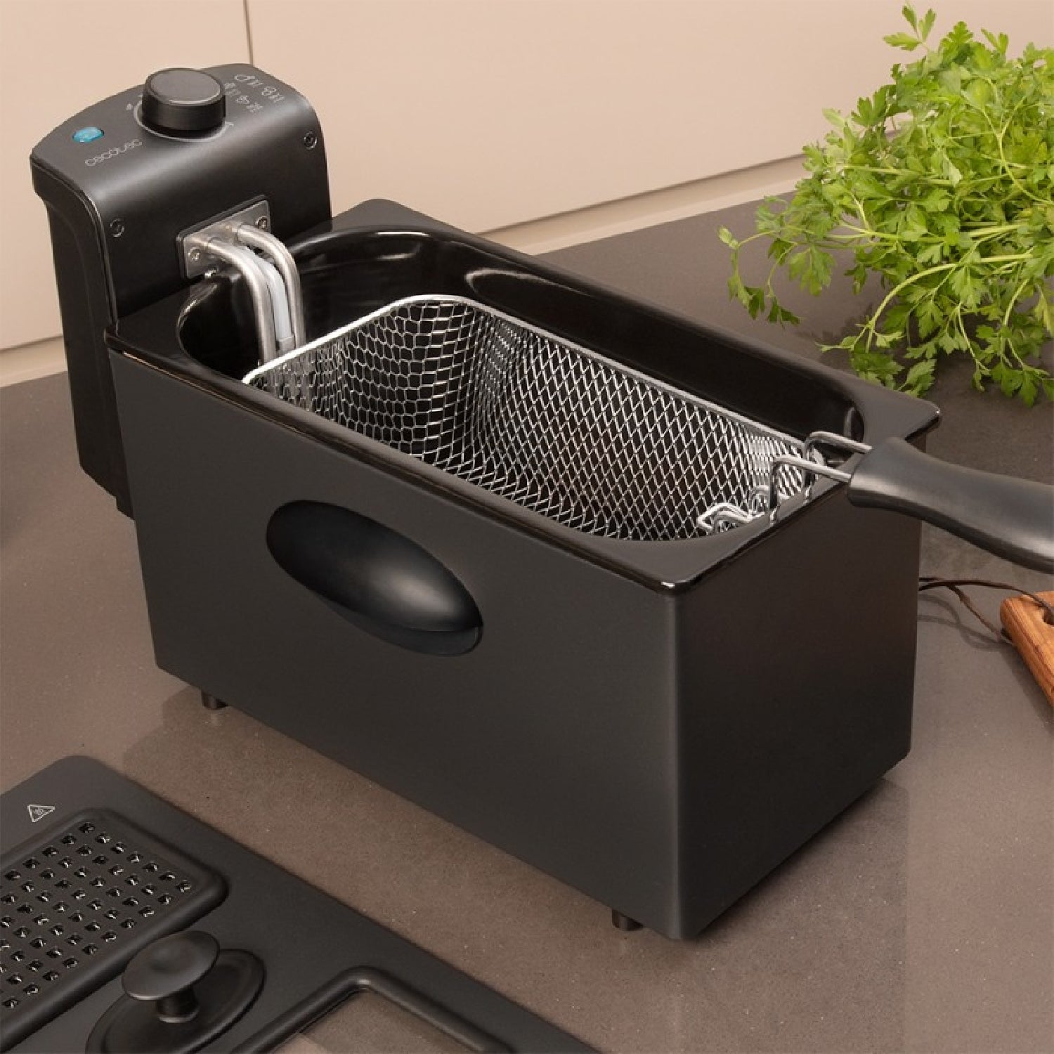 Freidora Eléctrica Cleanfry 3000 Black. 2180 W, 3 Litros, Acero Inoxidable, Filtro Oilclean Que Mantiene El Aceite Limpio, Tapa Con Ventana De Visió_3