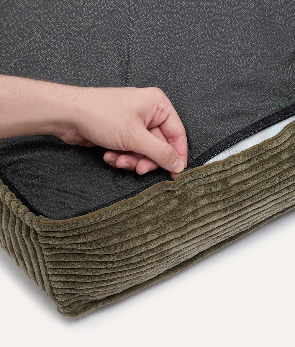 Cafide Cama De Material Reciclado Para Perro Con Tejido De Pana Verde. Modelo Cuadra.