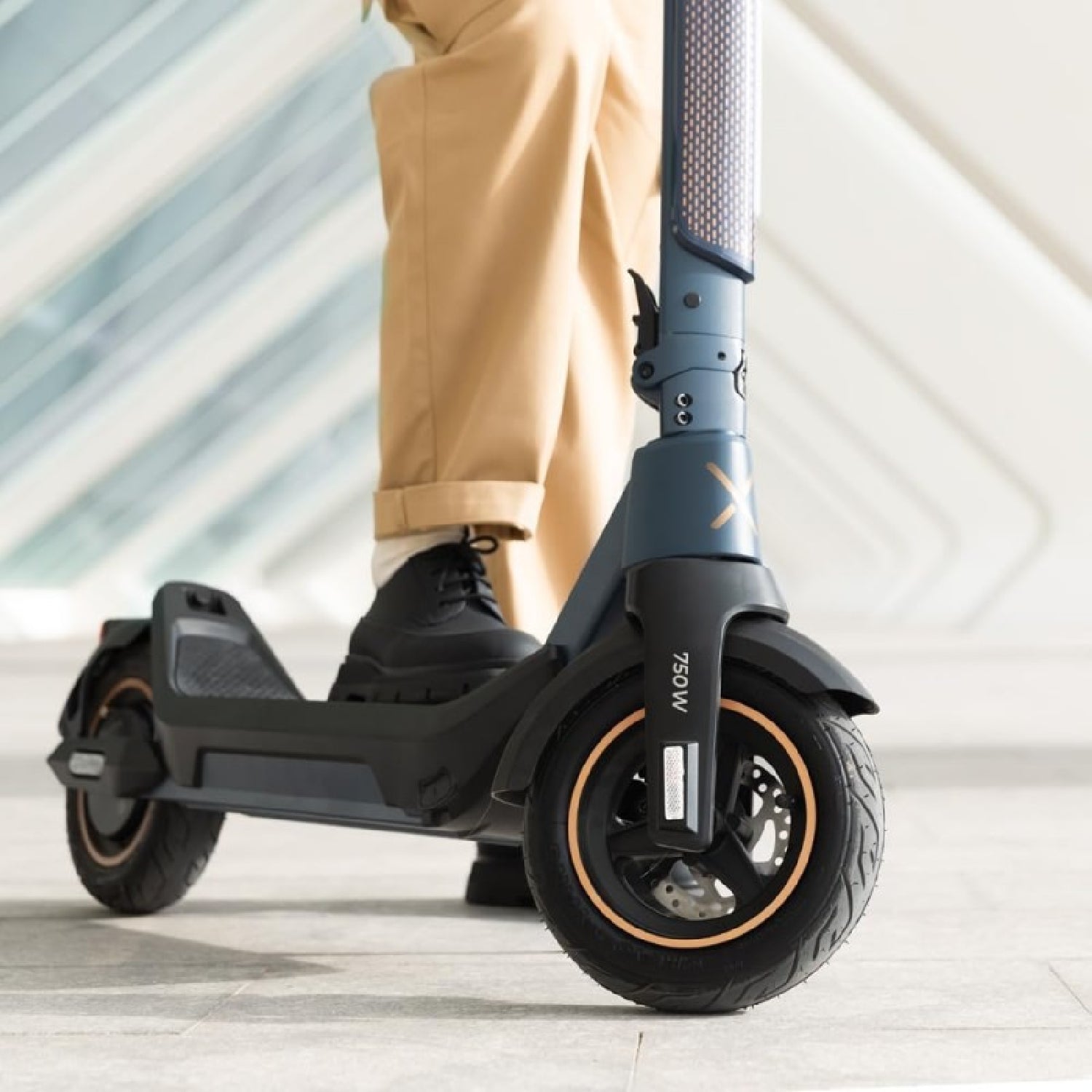 Patinete Eléctrico Bongo X45 Connected, 350 W - 750 W, Hasta 45 Km Autonomía, App Para Smartphone, Rueda Neumática 10, Doble Frenado Disco De Freno_1