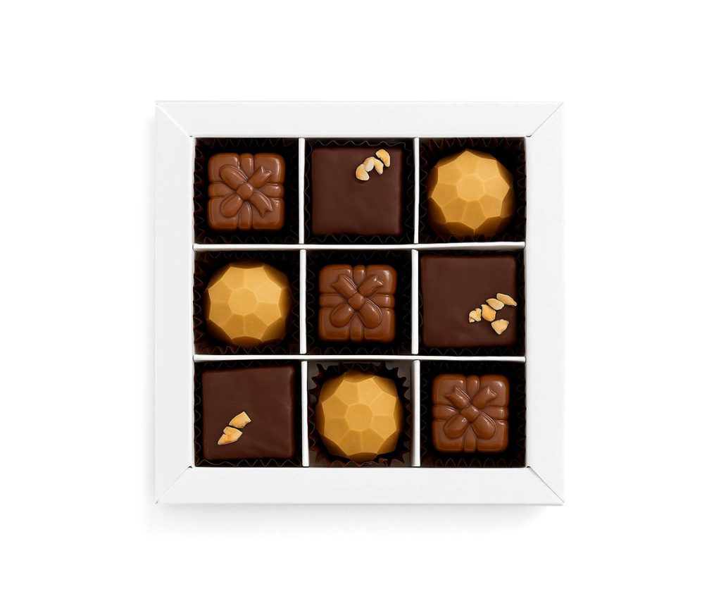 Caja 9 Bombones Variados: Pistacho / Almendra Marcona / Chocolate GOLD_1