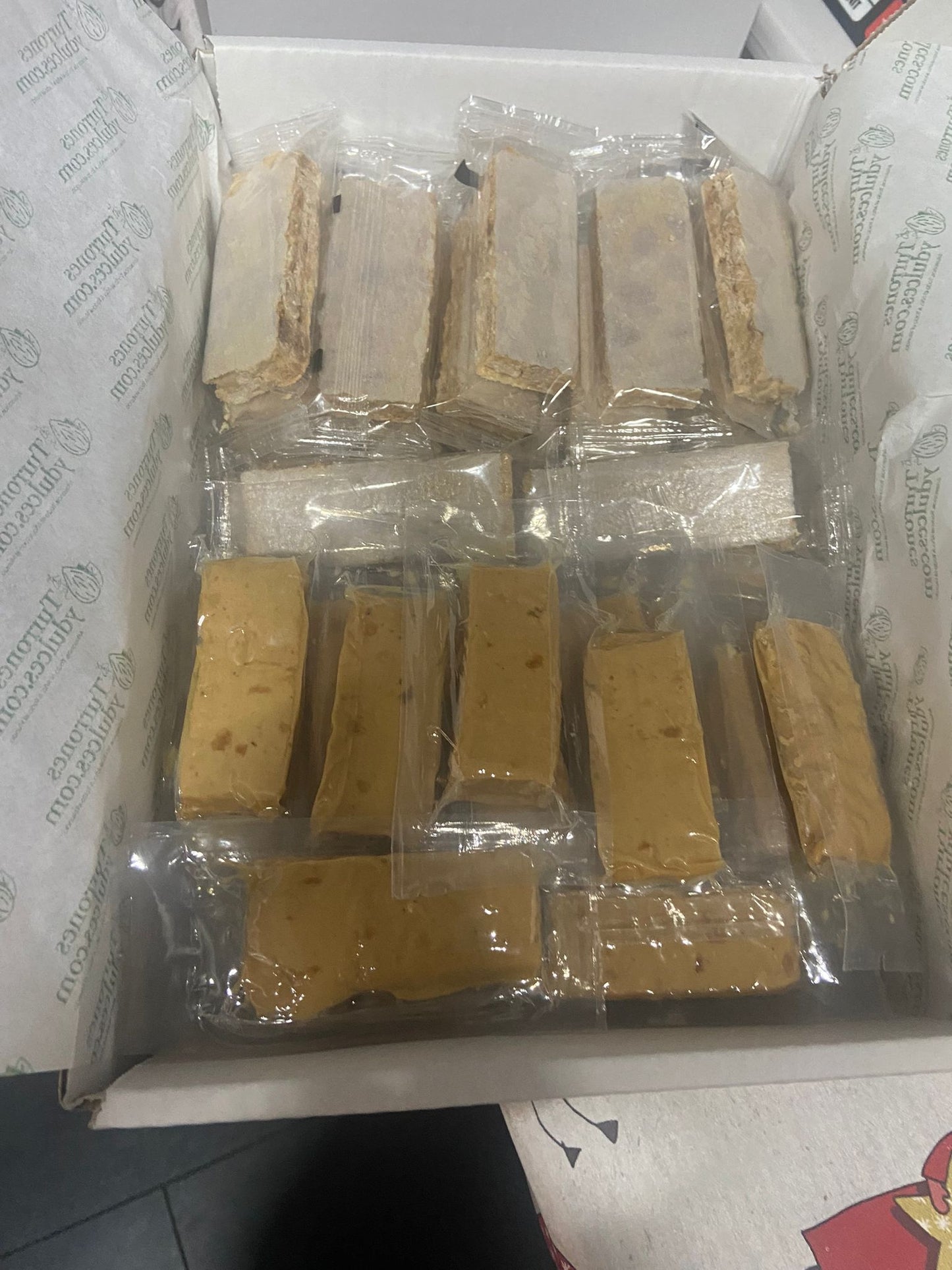 Porciones Surtidas De Turrón Blando (jijona) Y Duro (alicante) Artesano, Caja De 3 Kg_3