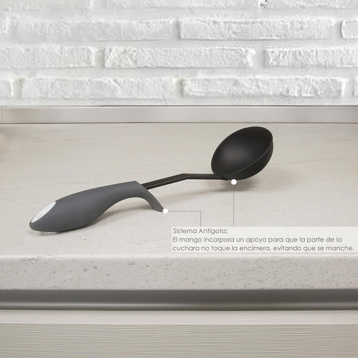 Cucharon Servir Cocina Nylon Con Mango Antigotas Engomado 32 X 9,8 Cm._1