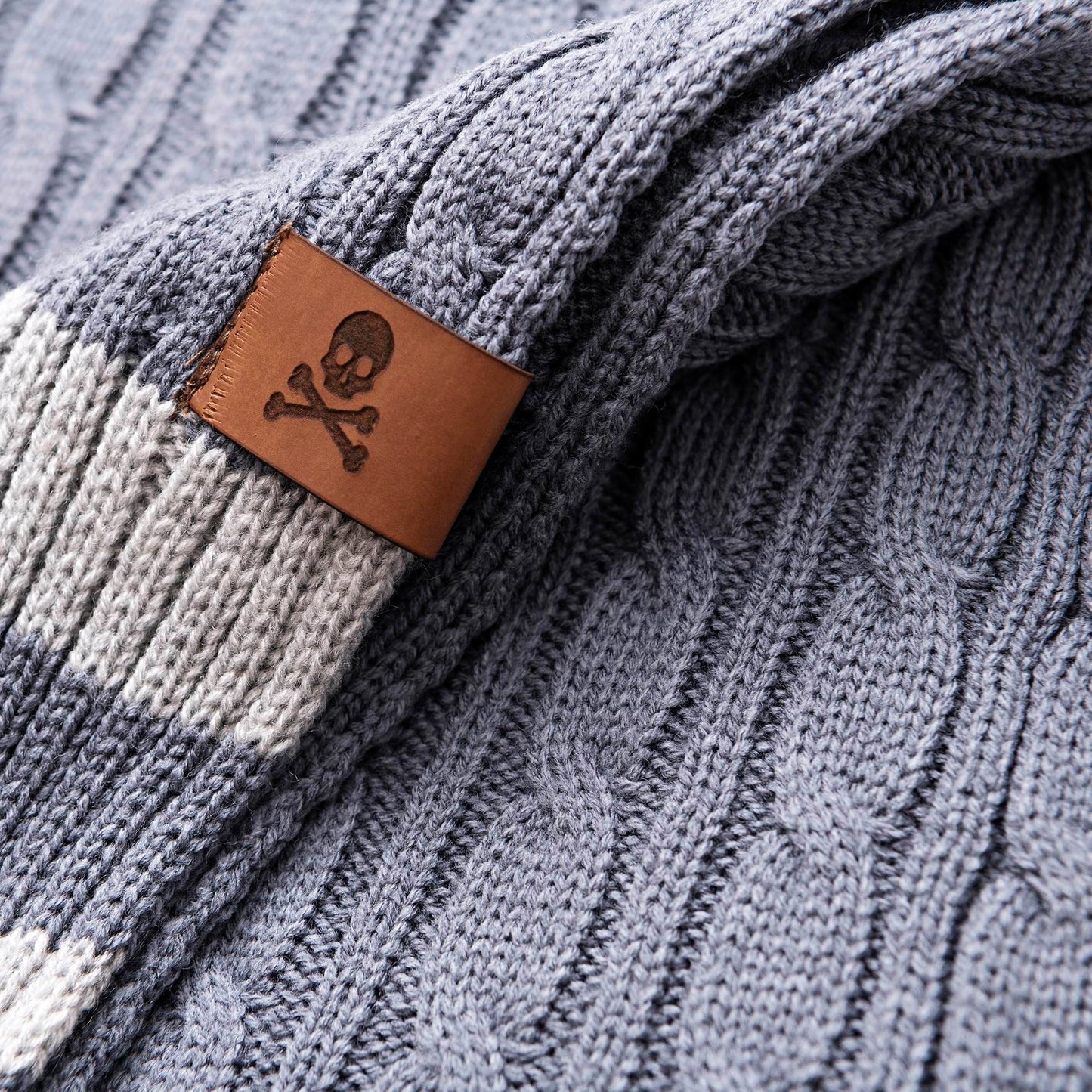 Manta Punto De Ochos 140x190cm 100% Acrílico 200gsm Azul Con Rallas Grises Scalpers Home_4