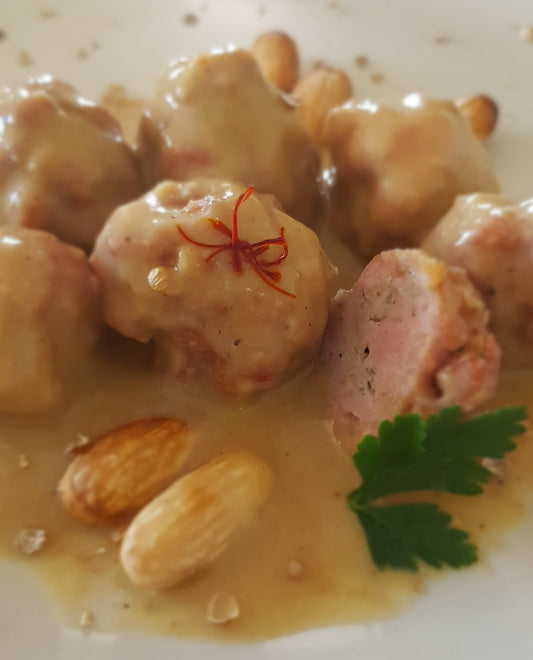 Albóndigas En Salsa De Almendras Y Azafrán_0