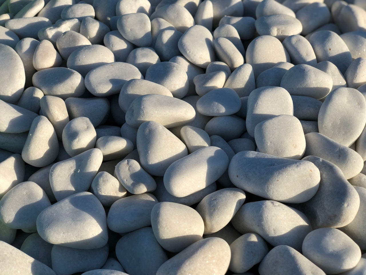 Canto Rodado Blanco Premium Pack 5 Sacos 20 Kg. / 24-40 Mm_3