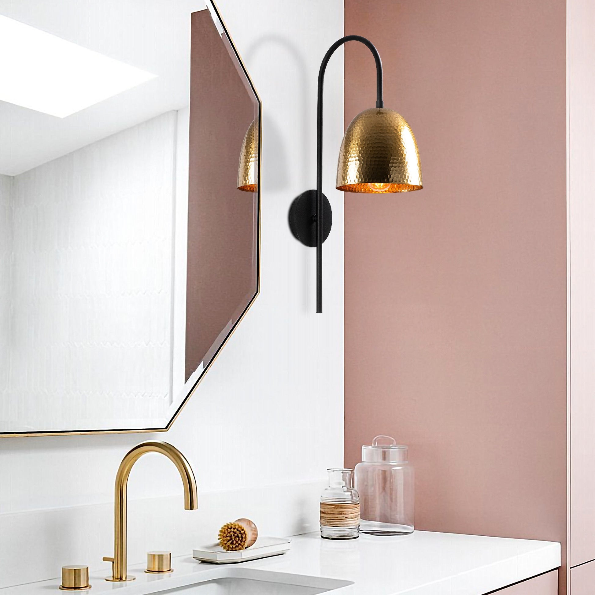 Aplique De Pared, Metal , Negro

vintage, 16x24x57, Casquillo E 27 Max 40 W