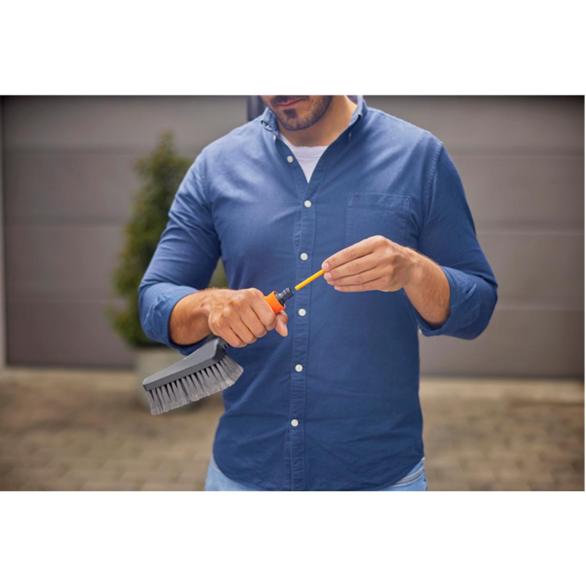 Cleansystem juego de lavado con cepillo de mano Gardena