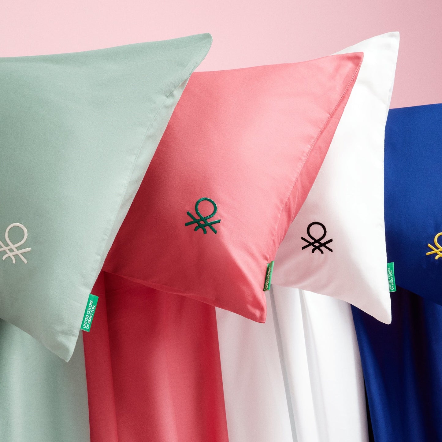 Set 4pzs Sabana Doble: Sabana Plana (180x290cm C/ Dobladillo Simple 5cm) + Sabana Bajera (120x200+25cm Flap) + 2 Funda De Almohada (50x80cm) 100% Alg