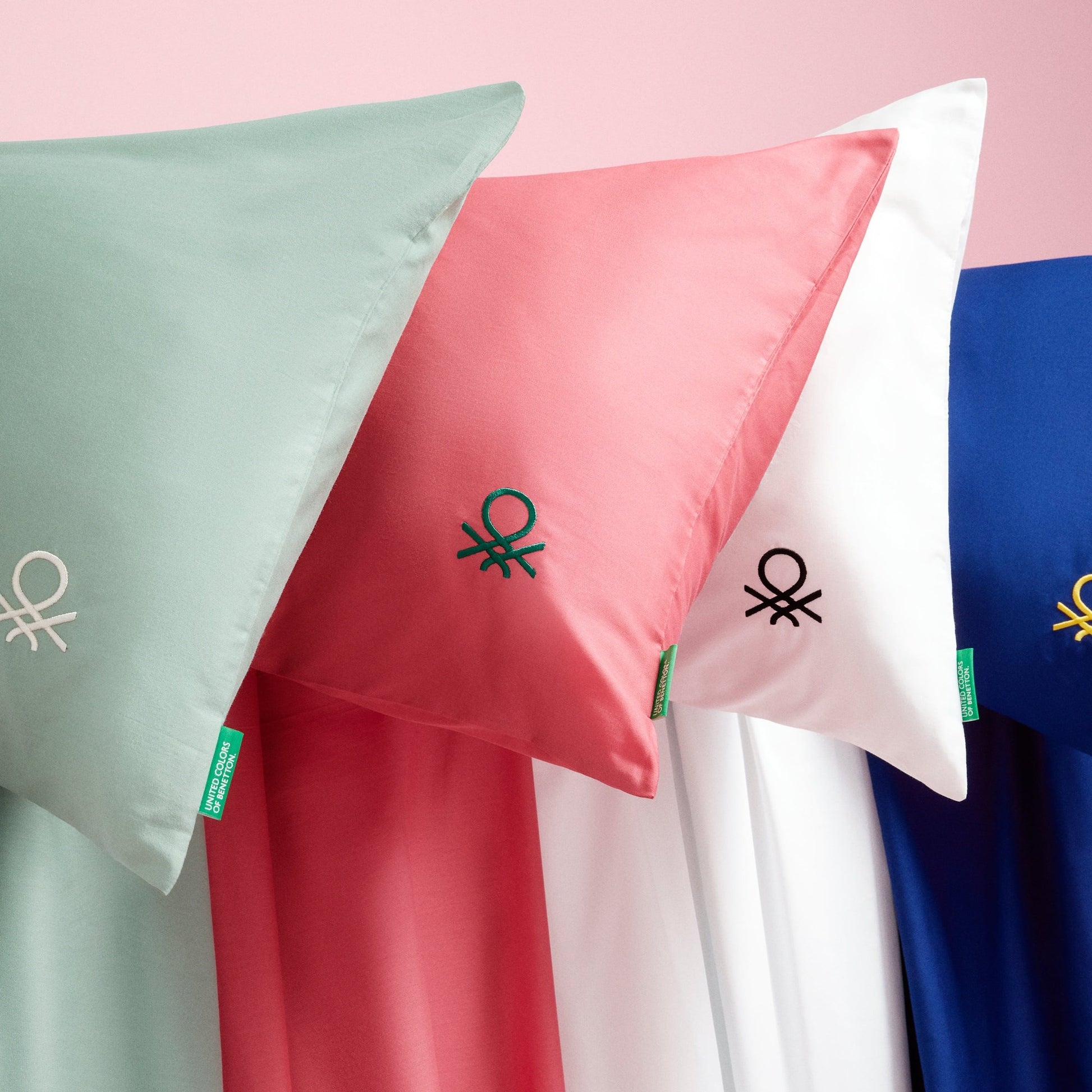 Set 4pzs Sabana Doble: Sabana Plana (180x290cm C/ Dobladillo Simple 5cm) + Sabana Bajera (120x200+25cm Flap) + 2 Funda De Almohada (50x80cm) 100% Alg