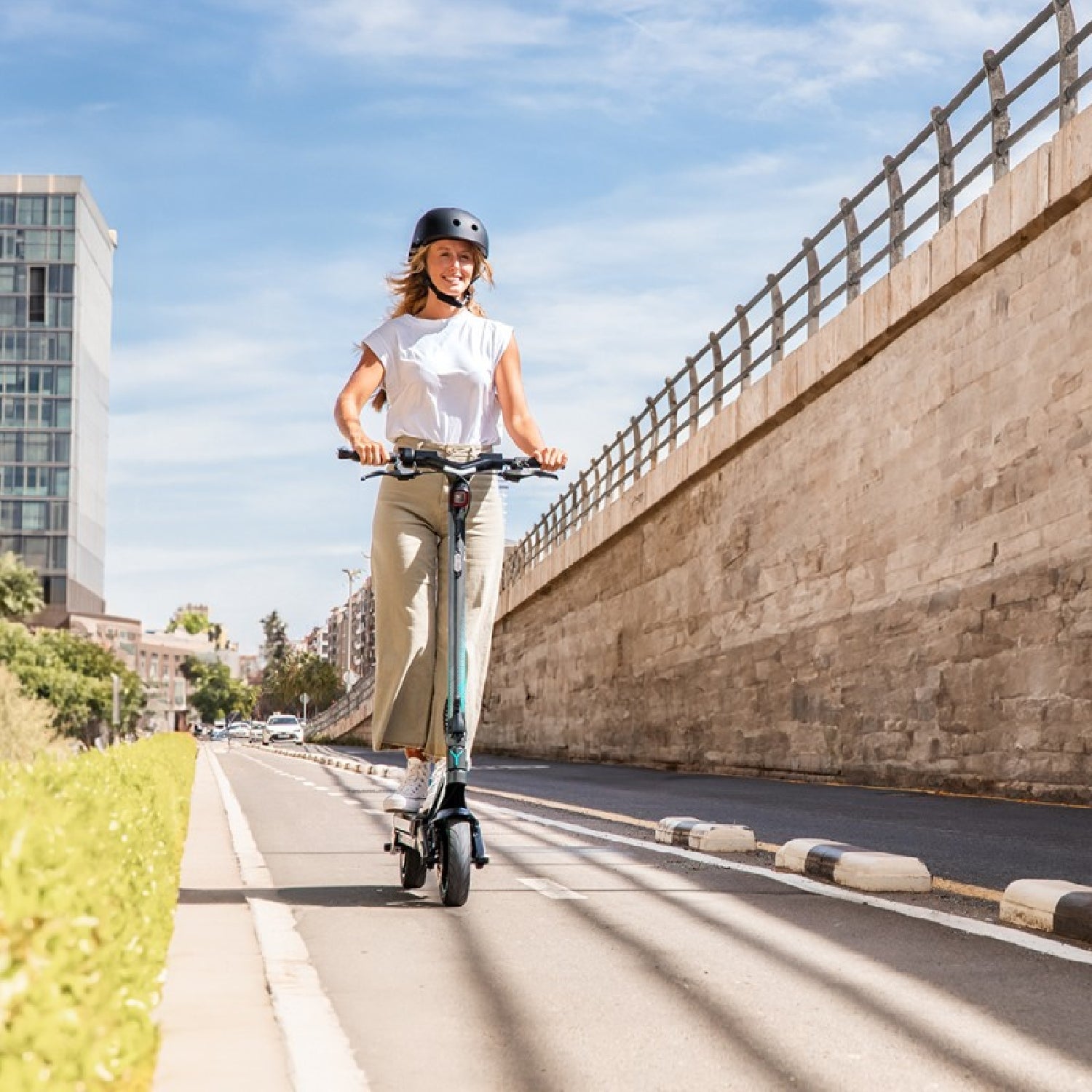 Patinete Eléctrico Bongo Serie Y45. 750 W, Hasta 45 Km, Doble Suspensión, Neumáticos De 10, Triple Sistema De Frenado, Tracción Trasera, Normativa_1