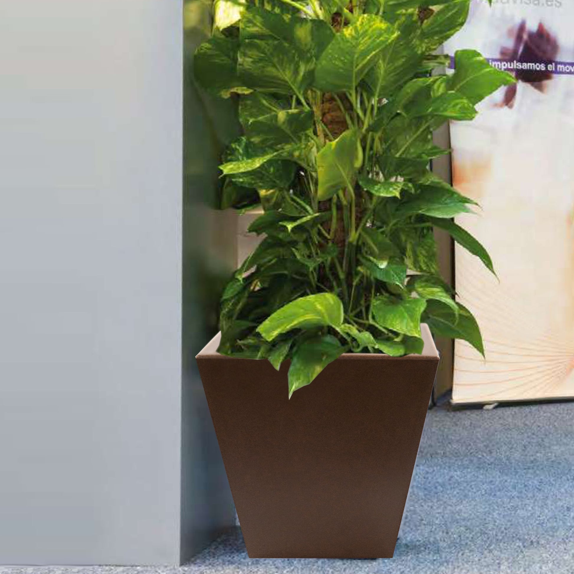 Macetero De Polietileno Por Rotomoldeo Color Bronce 40x40 Cm_3