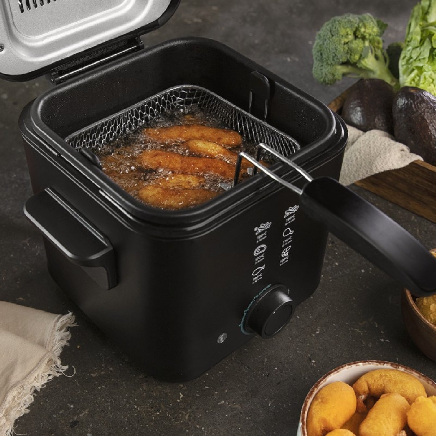 Freidora Eléctrica Cleanfry Infinity 1500 Black. 900w, Capacidad 1,5 L, Filtro Oilcleaner, Cubeta Antiadherente, Tapa Con Filtro Y Ventana De Contro_2